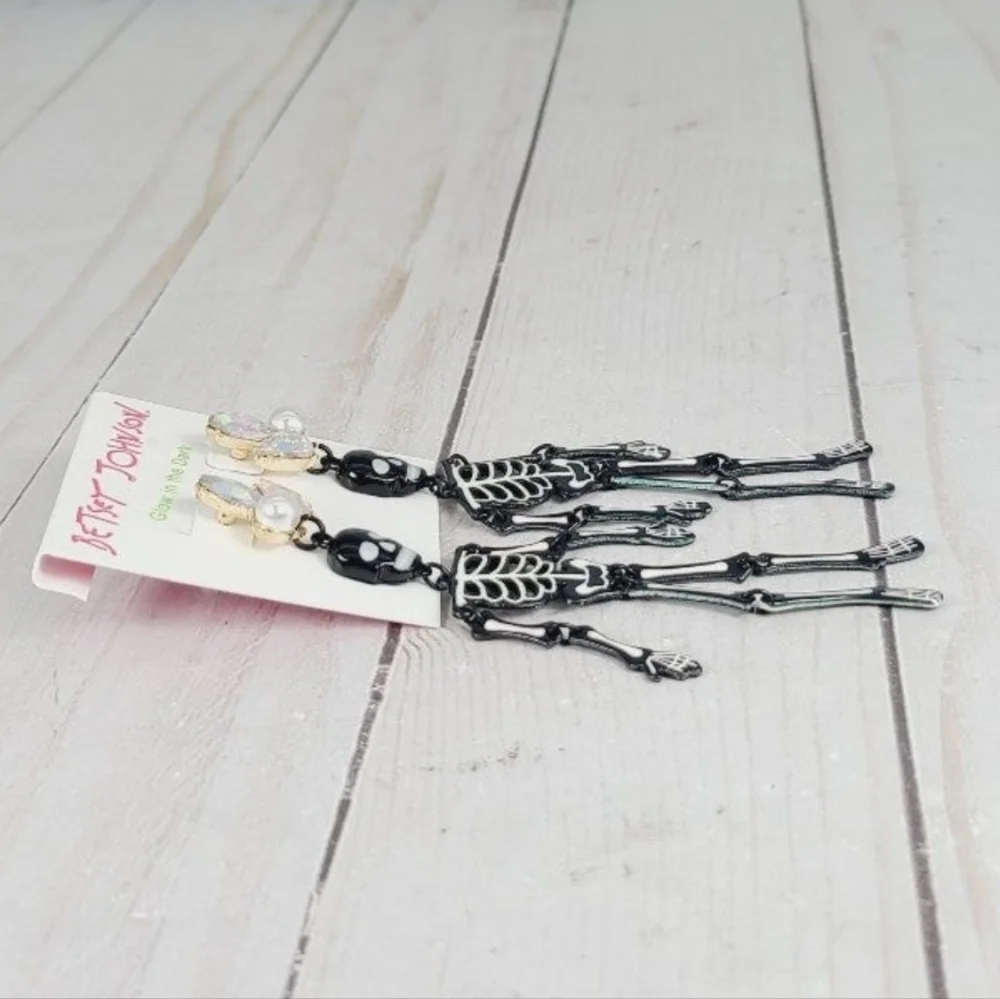 Betsey Johnson Skeleton Earrings Glow In The Dark - Picture 5 of 9